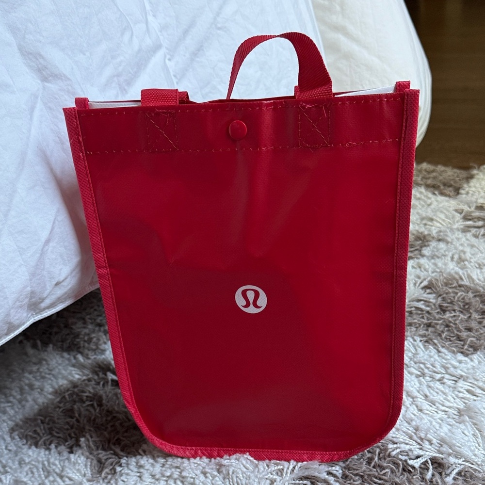 ♥️NWOT Lululemon Athletica Reusable Vibrant Red Bag - Picture 6 of 6